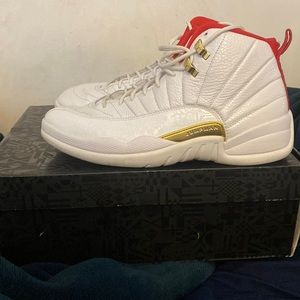 Air Jordan 12 retro size 11